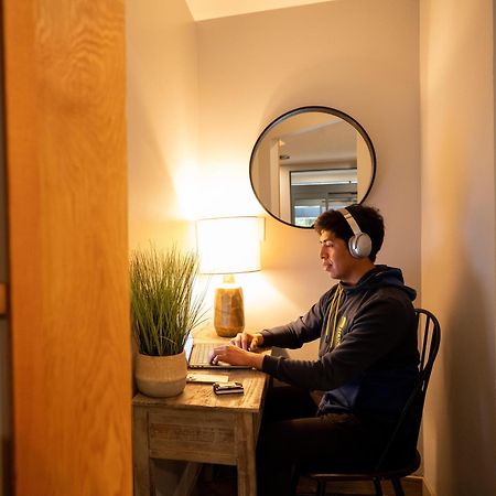 Alpenglow Lodge Family & Work Retreat By Mva Whistler Eksteriør bilde